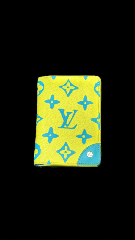 LOUIS VUITTON WALLET LIME USED