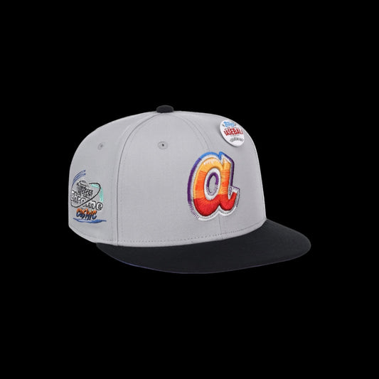 ATLANTA BRAVES MLB TOPPS CHROME COLLECTION COSMIC FITTED HAT W/ CARDS